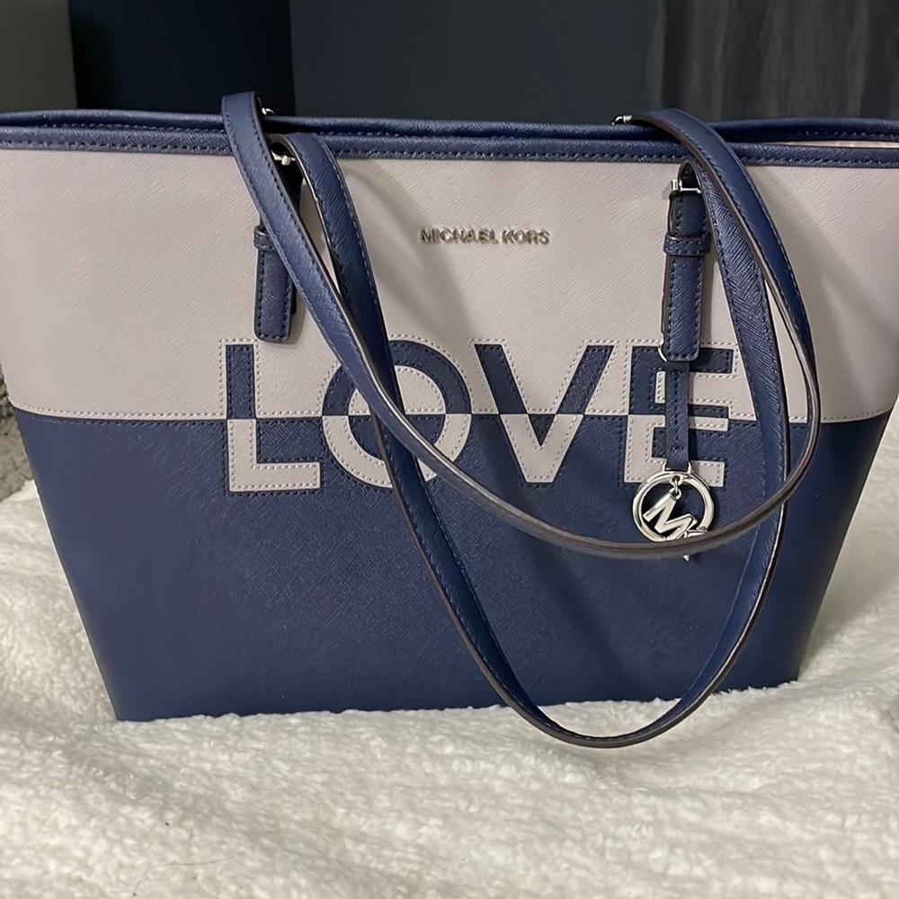 The LOVE carryall bag